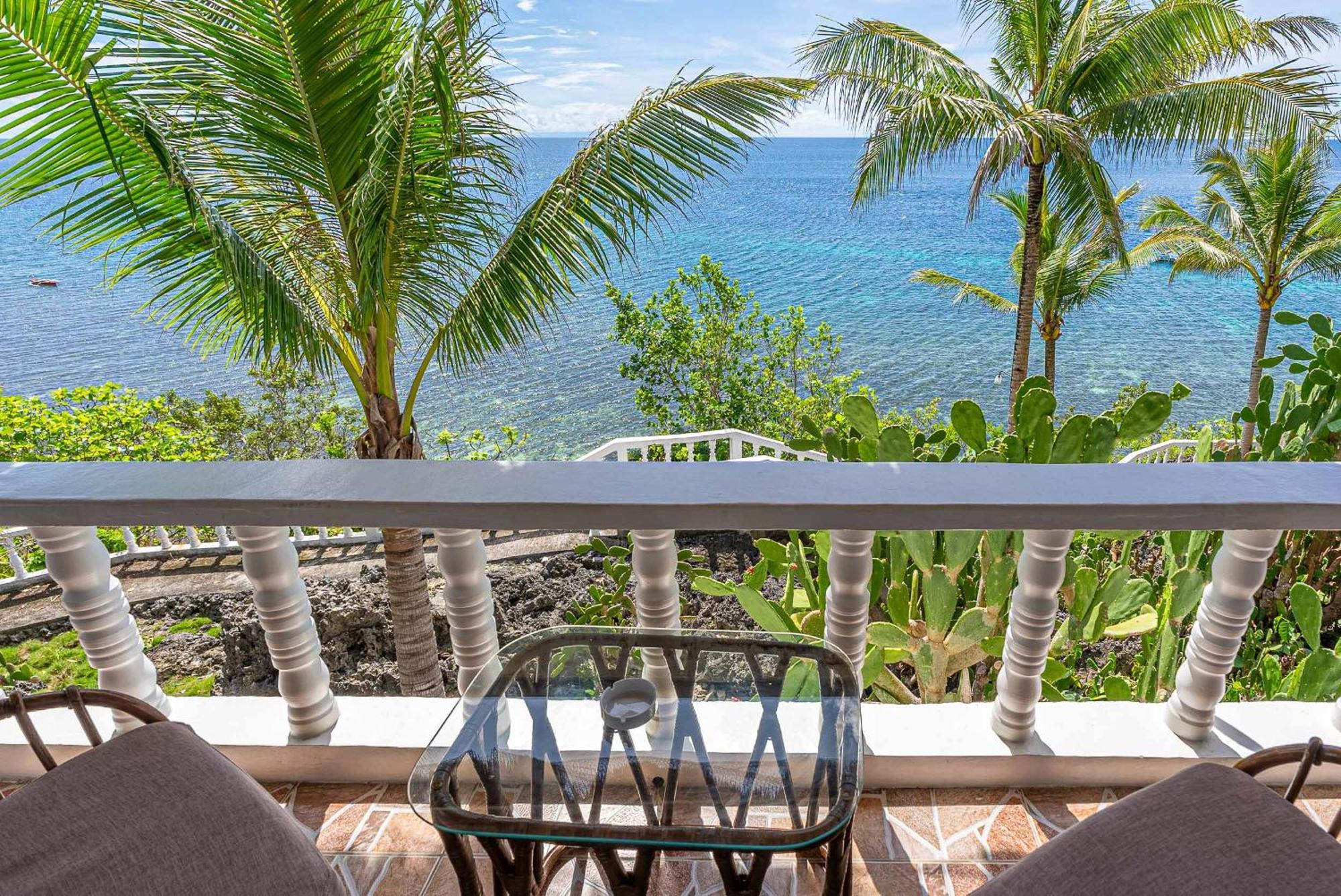 Blue Star Dive And Resort Anda  Eksteriør billede