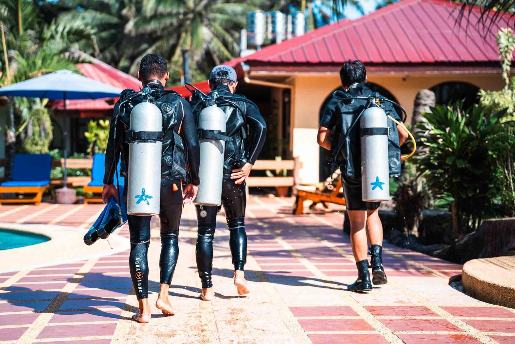 Blue Star Dive And Resort Anda  Eksteriør billede