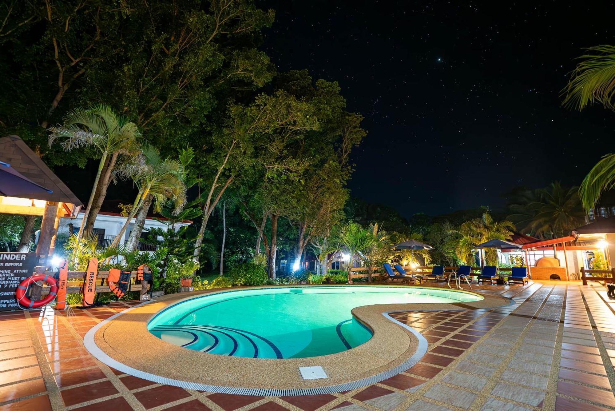 Blue Star Dive And Resort Anda  Eksteriør billede